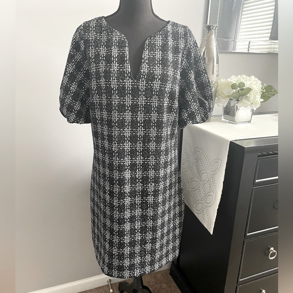 Black and White Express Dress